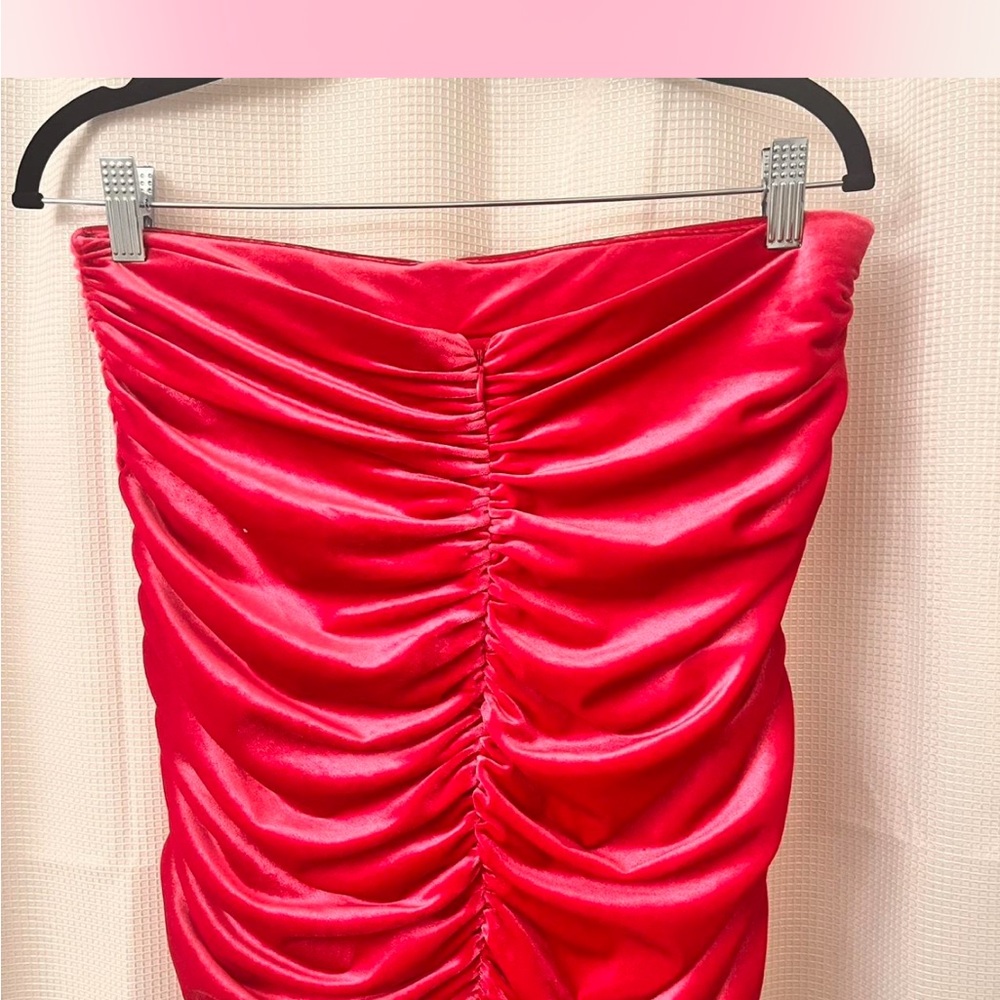 Zara Raspberry Red Ruched Crop Top - Picture 2 of 2